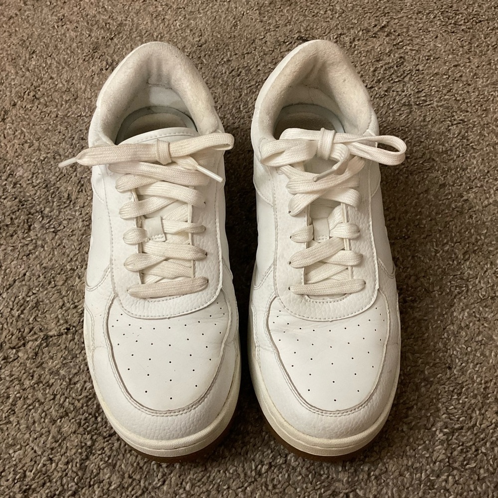 Alo White Recovery Wear Sneaker Men’s 10 Women’s 11.5